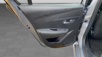 Peugeot 208 50kWh E-Style Hatchback 5dr Electric Auto (11kW Charger) (136 ps