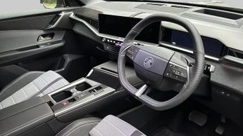 Vauxhall Grandland 1.2 Ultimate SUV 5dr Petrol Hybrid e-DCT Euro 6 (s/s) (145 ps)