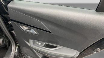 Peugeot 208 50kWh GT Premium Auto 5dr (7kW Charger)