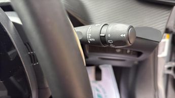 Peugeot 2008 1.2 Allure SUV 5dr Petrol Hybrid e-DSC6 Euro 6 (s/s) (136 ps)