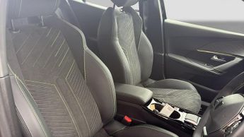 Peugeot 2008 1.2 GT Premium SUV 5dr Petrol EAT Euro 6 (s/s) (130 ps)