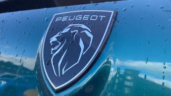 Peugeot 308 55kWh GT Hatchback 5dr Electric Auto (156 ps)