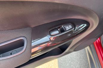 NISSAN JUKE  1.6 N-Connecta 5dr Xtronic Hatchback