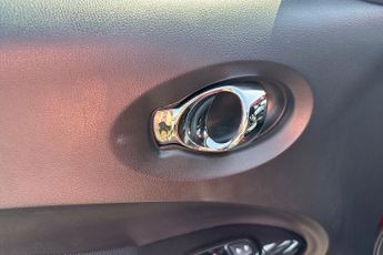 NISSAN JUKE  1.6 N-Connecta 5dr Xtronic Hatchback