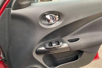 NISSAN JUKE  1.6 N-Connecta 5dr Xtronic Hatchback