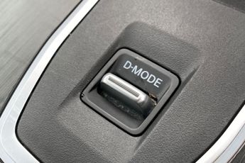 NISSAN QASHQAI  1.3 DiG-T MH 158 N-Connecta 5dr Xtronic Hatchback