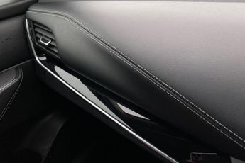 NISSAN QASHQAI  1.3 DiG-T MH 158 N-Connecta 5dr Xtronic Hatchback