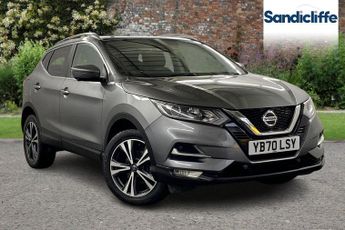 Nissan Qashqai  1.3 DiG-T N-Connecta 5dr [Glass Roof Pack] Hatchback