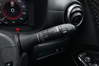 NISSAN JUKE  1.0 DiG-T Tekna 5dr DCT Hatchback