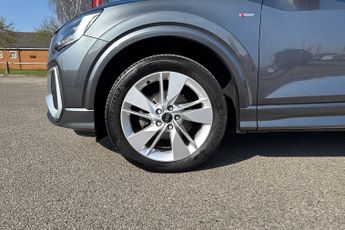 AUDI Q2  35 TFSI S Line 5dr S Tronic Estate