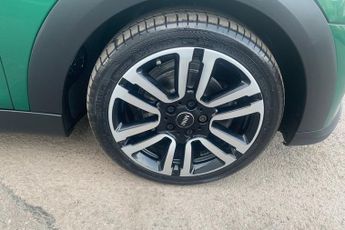 MINI HATCHBACK  1.5 Cooper Exclusive 5dr Auto Hatchback