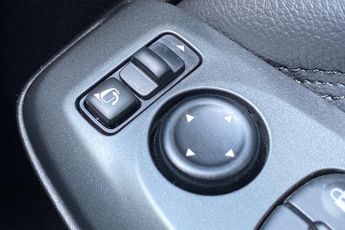 NISSAN JUKE  1.6 Hybrid N-Connecta 5dr Auto Hatchback