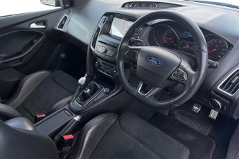 FORD FOCUS RS Focus 2.3 RS 5dr 6Spd 350PS