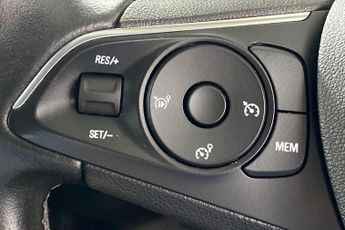 VAUXHALL GRANDLAND X  1.2T Tech Line Nav 5dr Hatchback