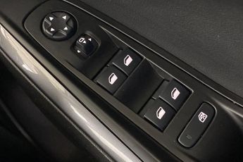 VAUXHALL GRANDLAND X  1.2T Tech Line Nav 5dr Hatchback