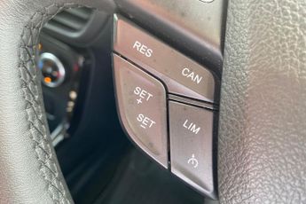 FORD ECOSPORT  Titanium 5 Door 1.0L Ford EcoBoost 125PS FWD 6 Speed Manual