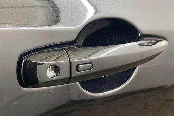 NISSAN JUKE  1.0 DiG-T N-Connecta 5dr Hatchback