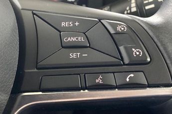 NISSAN JUKE  1.0 DiG-T N-Connecta 5dr Hatchback