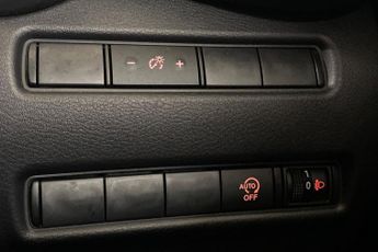 NISSAN JUKE  1.0 DiG-T N-Connecta 5dr Hatchback