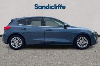 FORD FOCUS  1.0 L EcoBoost Hybrid Titanium 5dr 6Spd 125PS