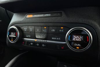 FORD FOCUS  1.0 L EcoBoost Hybrid Titanium 5dr 6Spd 125PS
