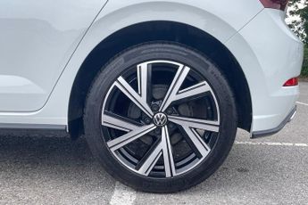 VOLKSWAGEN POLO  1.0 TSI R-Line 5dr Hatchback