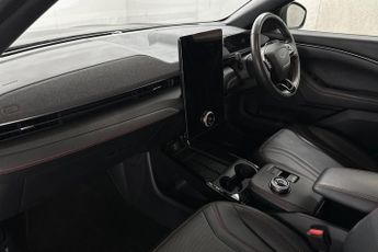 FORD MUSTANG MACH-E  68 kWh (75kWh) Standard Range AWD 5dr Auto