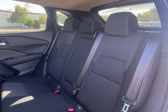 NISSAN QASHQAI  1.3 DiG-T MH Premiere Edition 5dr Hatchback