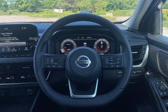 NISSAN QASHQAI  1.3 DiG-T MH Premiere Edition 5dr Hatchback