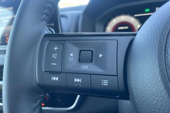 NISSAN QASHQAI  1.3 DiG-T MH Premiere Edition 5dr Hatchback
