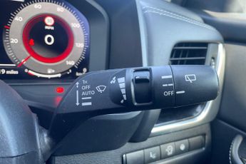 NISSAN QASHQAI  1.3 DiG-T MH Premiere Edition 5dr Hatchback