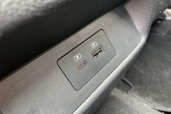 NISSAN QASHQAI  1.3 DiG-T MH 158 N-Connecta 5dr Xtronic Hatchback