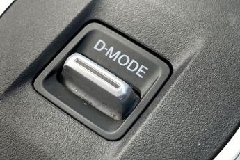 NISSAN QASHQAI  1.3 DiG-T MH 158 N-Connecta 5dr Xtronic Hatchback
