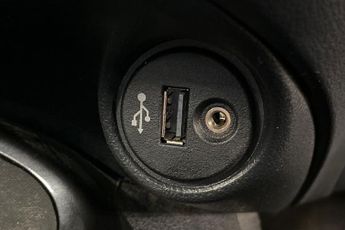 NISSAN JUKE  1.2 DiG-T N-Connecta 5dr Hatchback