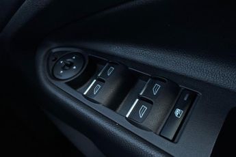 FORD KUGA  2.0 L TDCi ST-Line Edition 5dr 6Spd Pshift 180PS