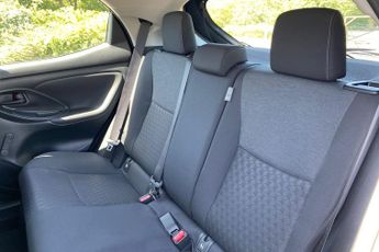 TOYOTA YARIS  1.5 Hybrid Icon 5dr CVT Hatchback