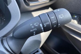 TOYOTA YARIS  1.5 Hybrid Icon 5dr CVT Hatchback