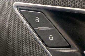 AUDI Q2  35 TFSI S Line 5dr S Tronic Estate