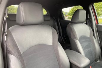 NISSAN JUKE  1.2 DiG-T N-Connecta 5dr Hatchback