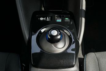 NISSAN LEAF  110kW N-Connecta 39kWh 5dr Auto Hatchback
