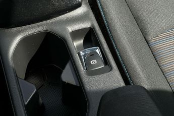 NISSAN LEAF  110kW N-Connecta 39kWh 5dr Auto Hatchback