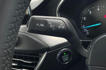FORD FOCUS  1.0 L EcoBoost Hybrid Titanium 5dr 6Spd 125PS