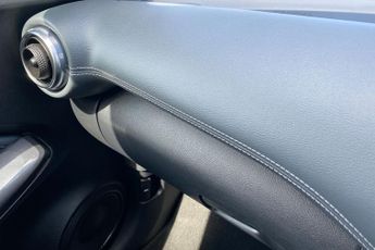 NISSAN JUKE  1.0 DiG-T N-Connecta 5dr DCT Hatchback