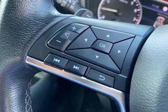 NISSAN JUKE  1.0 DiG-T N-Connecta 5dr DCT Hatchback