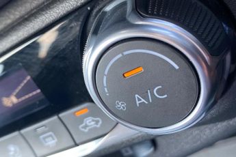 NISSAN JUKE  1.0 DiG-T N-Connecta 5dr DCT Hatchback