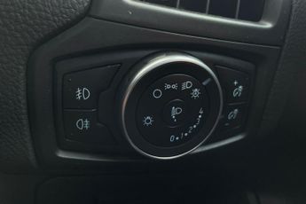 FORD FOCUS  1.5TDCi Titanium 5dr 6Spd 120PS