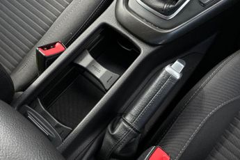 FORD FOCUS  1.5TDCi Titanium 5dr 6Spd 120PS