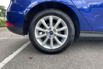 FORD FOCUS  1.5TDCi Titanium 5dr 6Spd 120PS