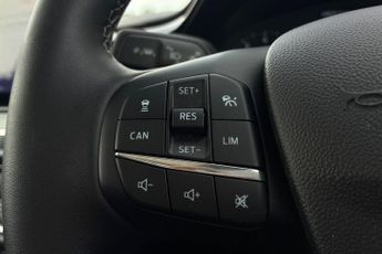 FORD FIESTA Focus 1.0 L EcoBoost Hybrid Titanium 5dr 6Spd 125PS