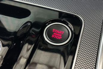 JAGUAR XE  2.0 R-Dynamic SE 4dr Auto Saloon